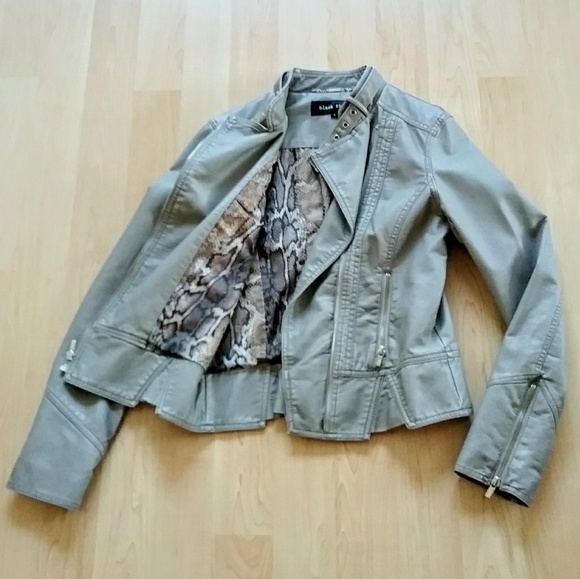 Black Rivet Jackets & Blazers - 🔥CLOSETCLROUT!🔥BLACK RIVET🔥VEGAN LEATHER JACKET